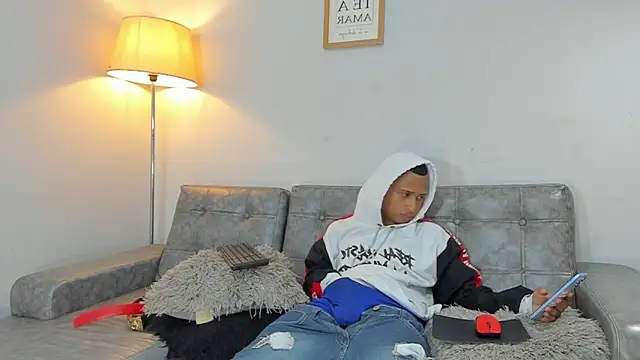 supreme_badboy2: онлайн-секс-чат
