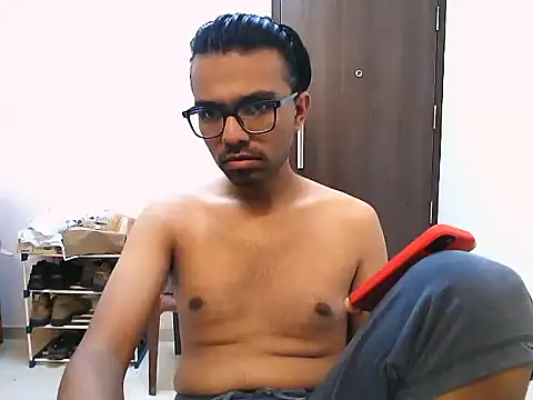 צ'אט XXX בשידור חי של BoyzaraHatke