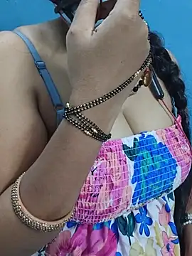 Czat XXX na żywo – Tamil_Vennila_