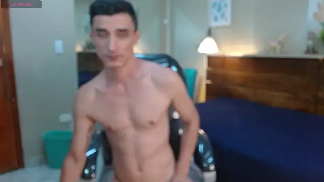 FelipeFriendly Chat XXX live