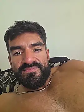 piggylatino: διαδικτυακό σόου στην κάμερα