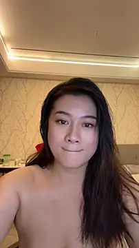 mo-mo-69 – Live XXX-chat
