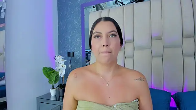 Chat XXX en directo de MaddyCrofft