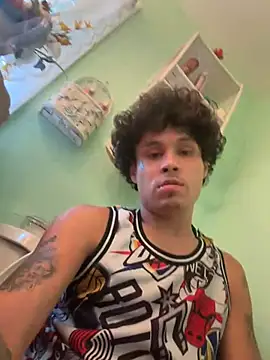 Ebkzer's Live XXX Chat