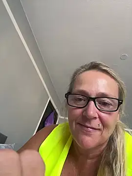 Blondnboujee53 – Naživo XXX chat