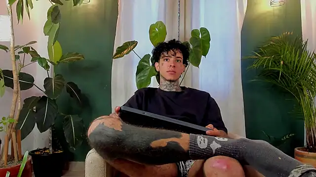 Chat XXX ao vivo de Aron_ford