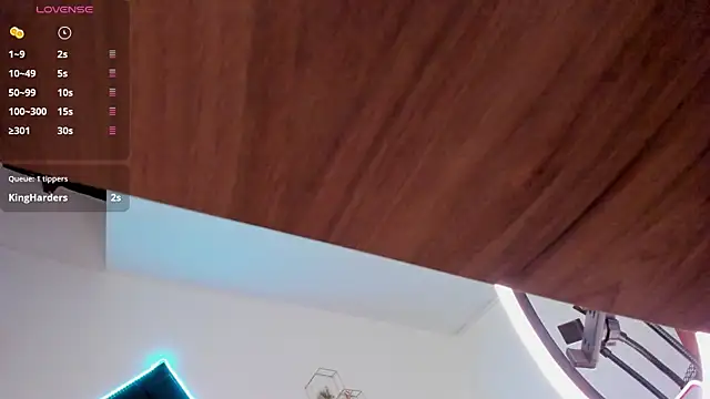 Sarah_miel élő XXX-chatje