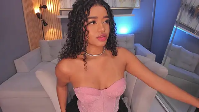 janinne_lu Adlı Modelin Canlı XXX Sohbeti