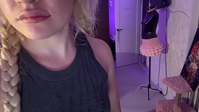 MagalyEssinger Live XXX-chat