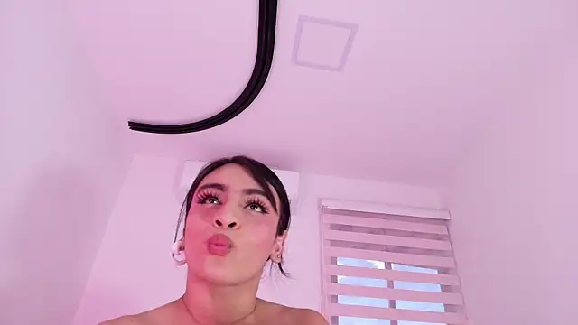 Malaia_thompson_: онлайн-секс-чат