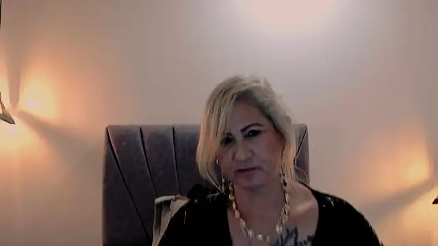 Chat +18 de ScarletHoot_ ao vivo