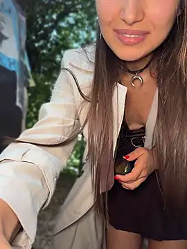 ICrazyOneIRL Live XXX Chat