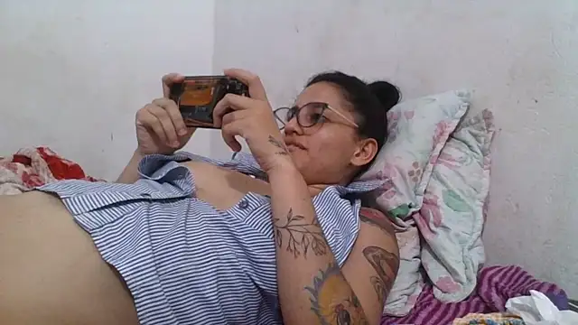 girl_tits' Live XXX Chat