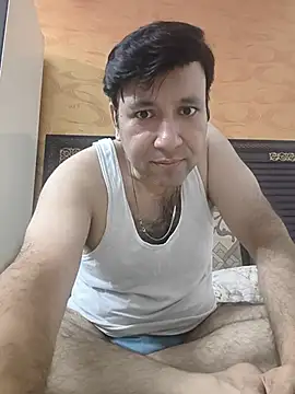 13hornyy Webcam Show