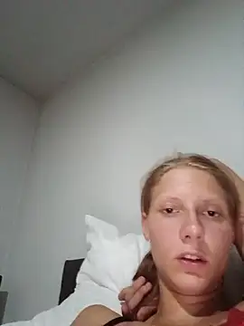 LenaGoldi Adlı Modelin Canlı XXX Sohbeti