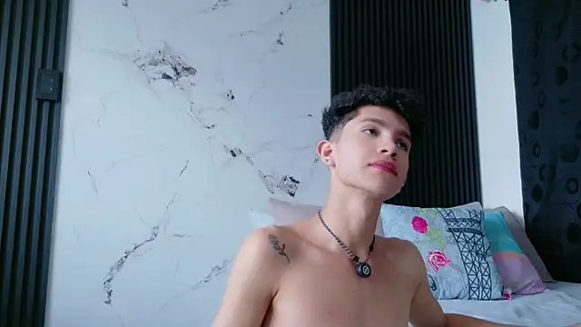 Noah_tyler_ Adlı Modelin Canlı XXX Sohbeti