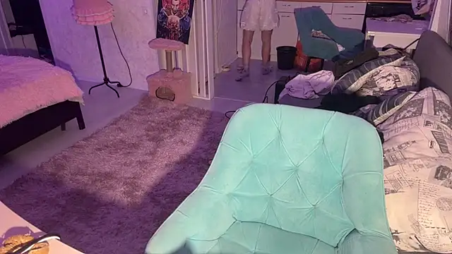 Онлайн чат XXX MagalyEssinger