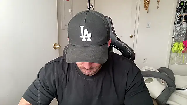 brettmycles28: διαδικτυακό σόου στην κάμερα