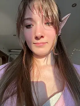 XXX chat uživo modela Strawberry_Senpai