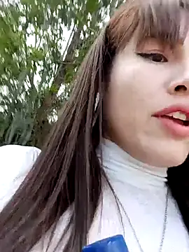 _Luna_Blooms' Live XXX Chat