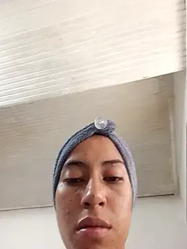 Show modela Dara_Bravoo na web-kameri