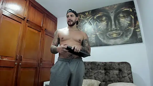 Chatroom XXX en direct de KyleNorth_