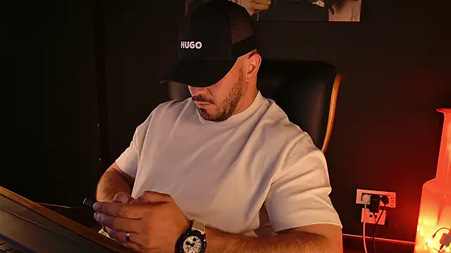 XXX chat uživo modela AngeloEric