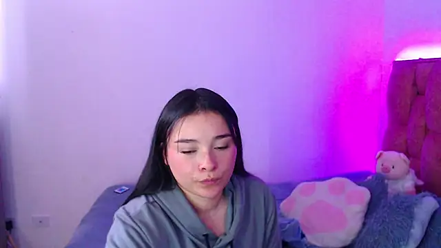 Nahia_Brm 现场XXX聊天