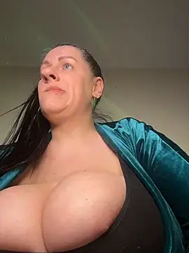 Evelinia live XXX chat