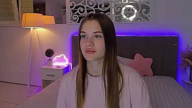 LuisaClover Chat XXX in diretta