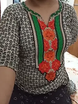 Tanha18 লাইভ XXX চ্যাট