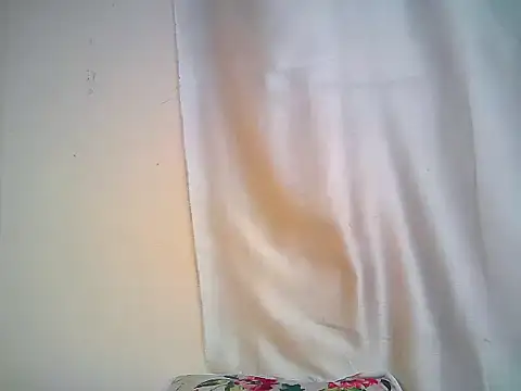 Chatroom XXX en direct de Qute_nimple