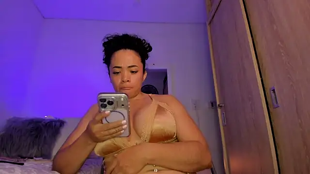 צ'אט XXX בשידור חי של carolgaita