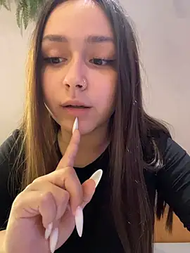EvelynFly Adlı Modelin Canlı XXX Sohbeti
