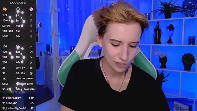 XXX chat uživo modela _Rein_ramm