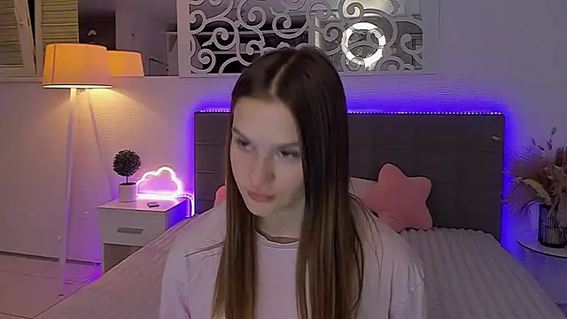 LuisaClover Chat XXX in diretta