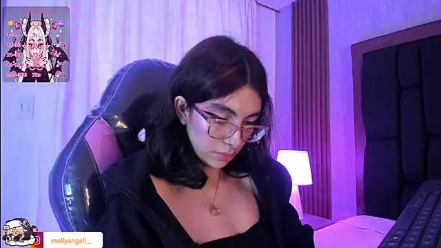 Molly_A Live XXX-Chat