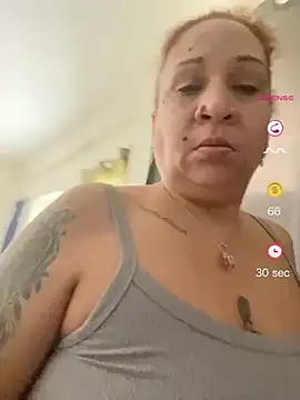 ladycreamypr2 Show in webcam