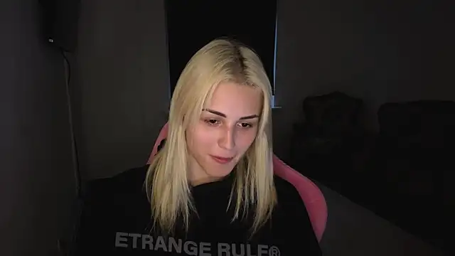 neweva_ Live XXX-Chat