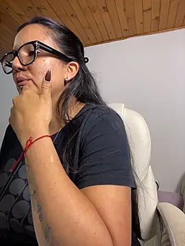 Chatroom XXX en direct de SWEETLILY18