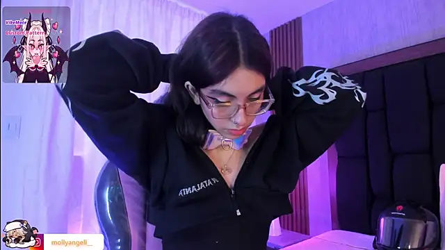 Molly_A – Naživo XXX chat