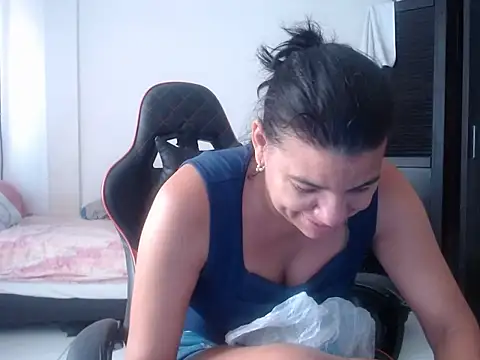Adriana_0312 라이브 XXX 채팅
