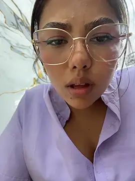 แชท XXX สดของ babysaritaa