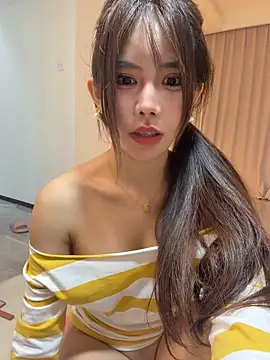 Selenaaaaa- live XXX chat