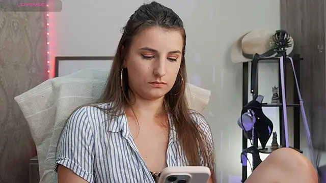 Cookiecutterdomme's Live XXX Chat
