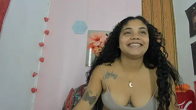 دردشة EllyBloom الجنسية المباشرة