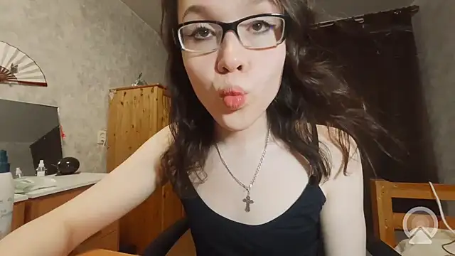 RachelSav élő XXX-chatje