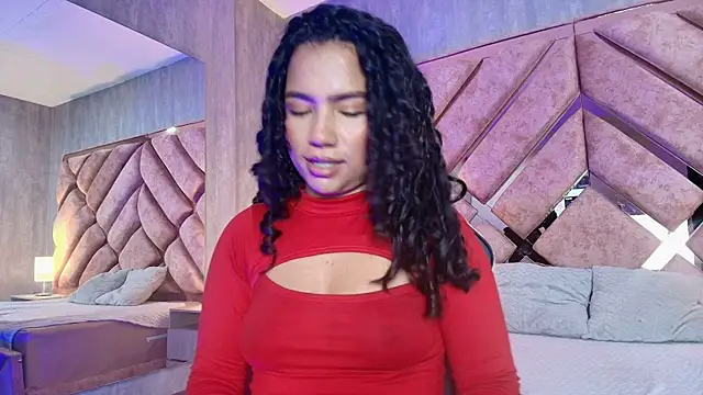 Chat XXX en directo de TamaraaHoney