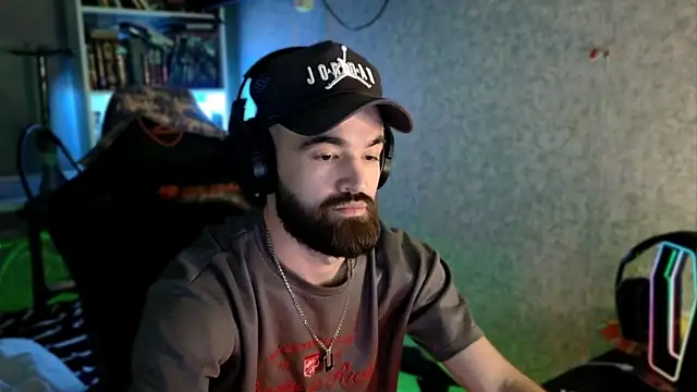 צ'אט XXX בשידור חי של _Serious_Man