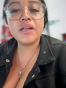 Mia_Risky-1 Webcam Show